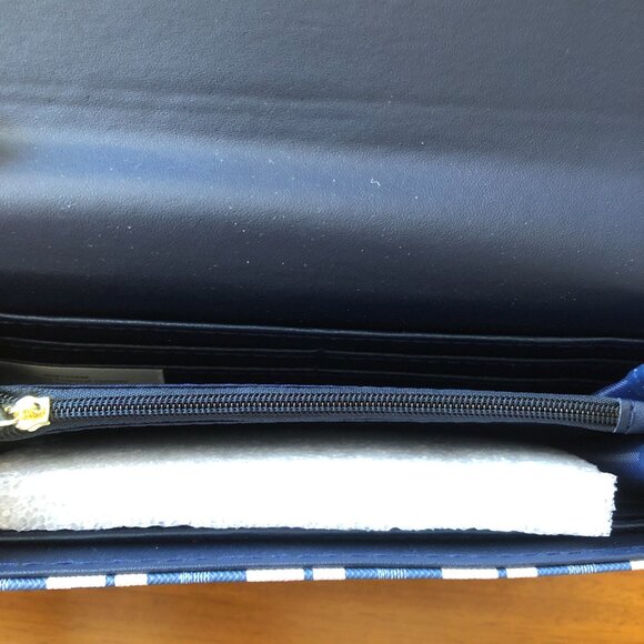 London Fog LFWS23901-Navy Lara Signature Flap Wallet 100th Year Anniversary $48 - Picture 10 of 12